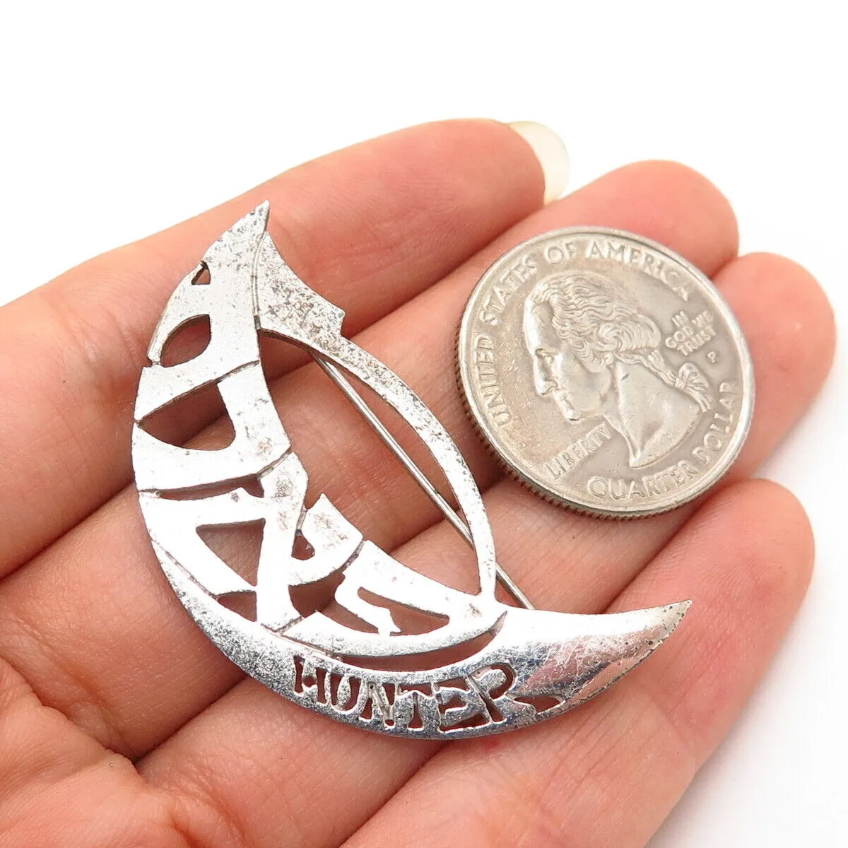 925 Sterling Silver Vintage Cutout “Hunter” Crescent Moon Pin Brooch
