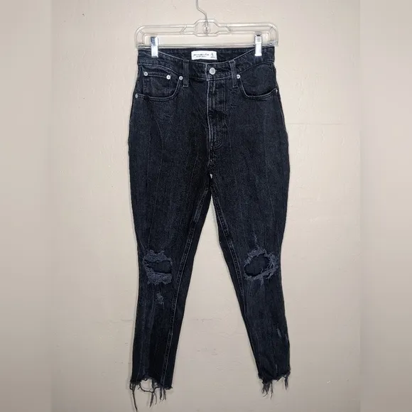 Abercrombie &amp; Fitch Curve Love High Rise Mom Jeans Black 26 / 2R