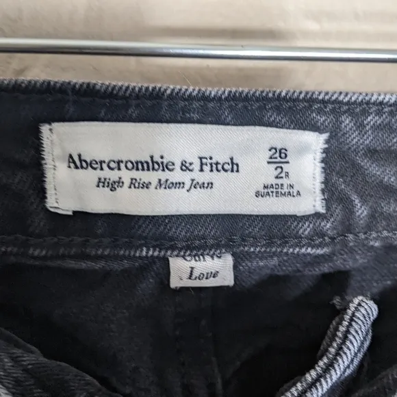 Abercrombie &amp; Fitch Curve Love High Rise Mom Jeans Black 26 / 2R