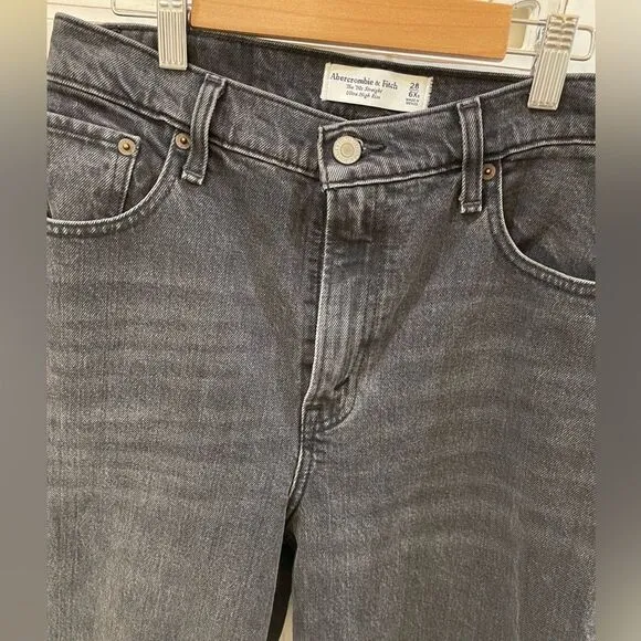 ABERCROMBIE &amp; FITCH The 90's Straight Ultra High Rise Curve Love Black Jeans 6xs
