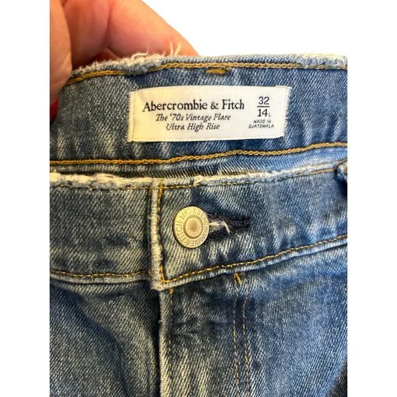 Abercrombie and Fitch The 70s Vintage Flare Ultra High Rise - 32 14L
