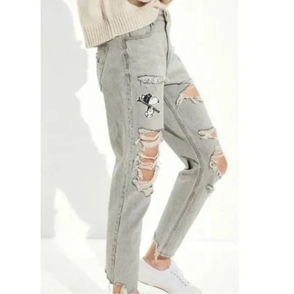 AE x Peanut Jeans Collaboration Mom Jeans Factory Distressed Snoopy Gray Sz 6