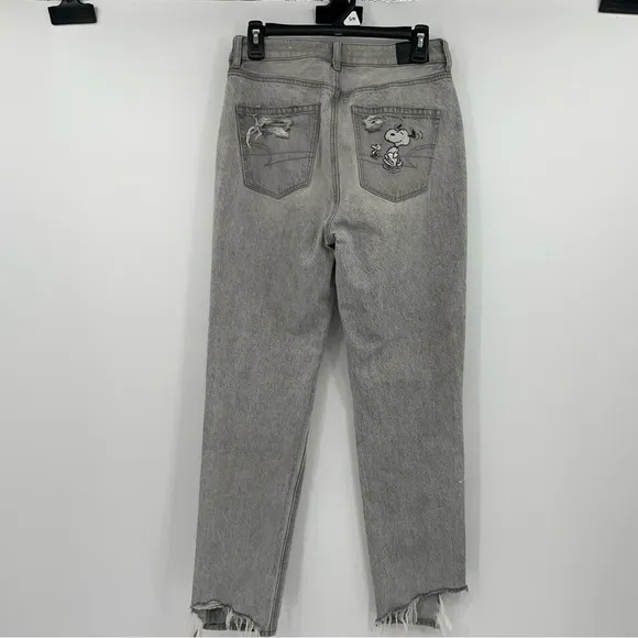 AE x Peanut Jeans Collaboration Mom Jeans Factory Distressed Snoopy Gray Sz 6