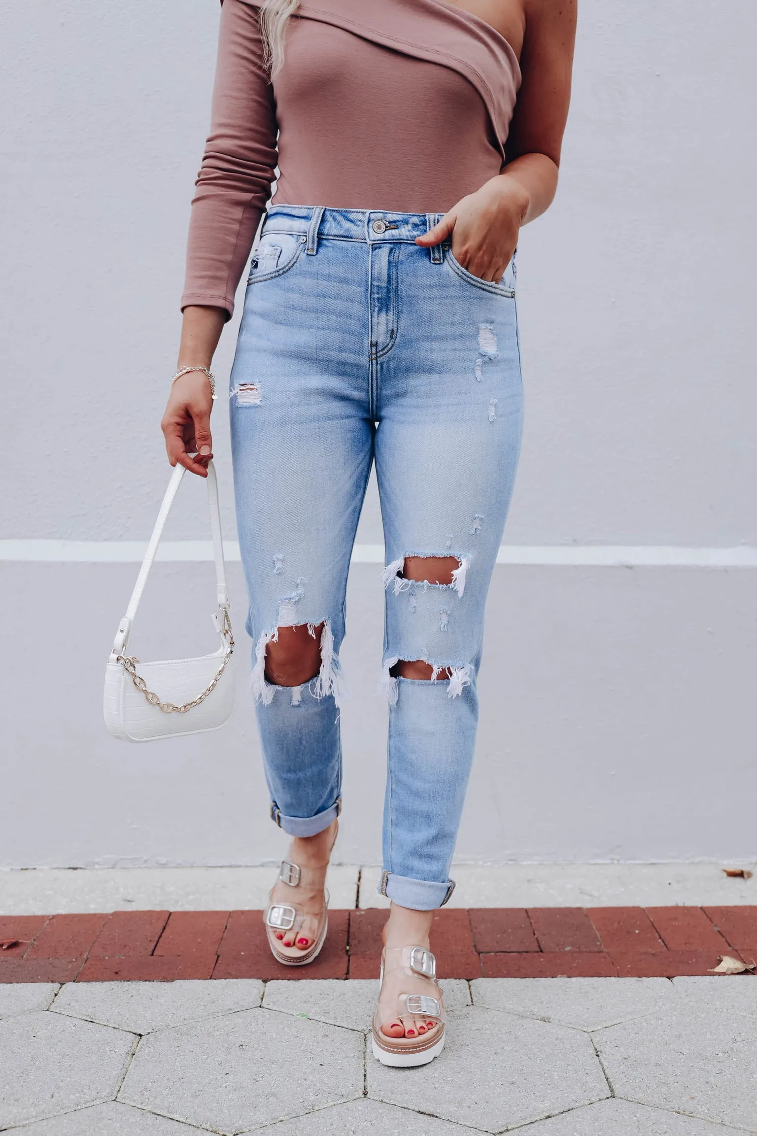 Amara Distressed Mom Jeans - Medium Wash