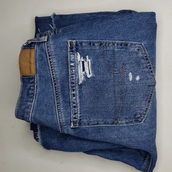 American Eagle Womens Low-Rise Baggy Straight Jeans Real Good Size 6 Old Money