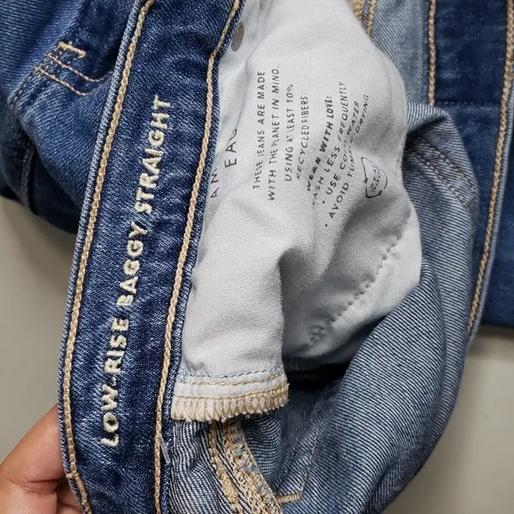 American Eagle Womens Low-Rise Baggy Straight Jeans Real Good Size 6 Old Money