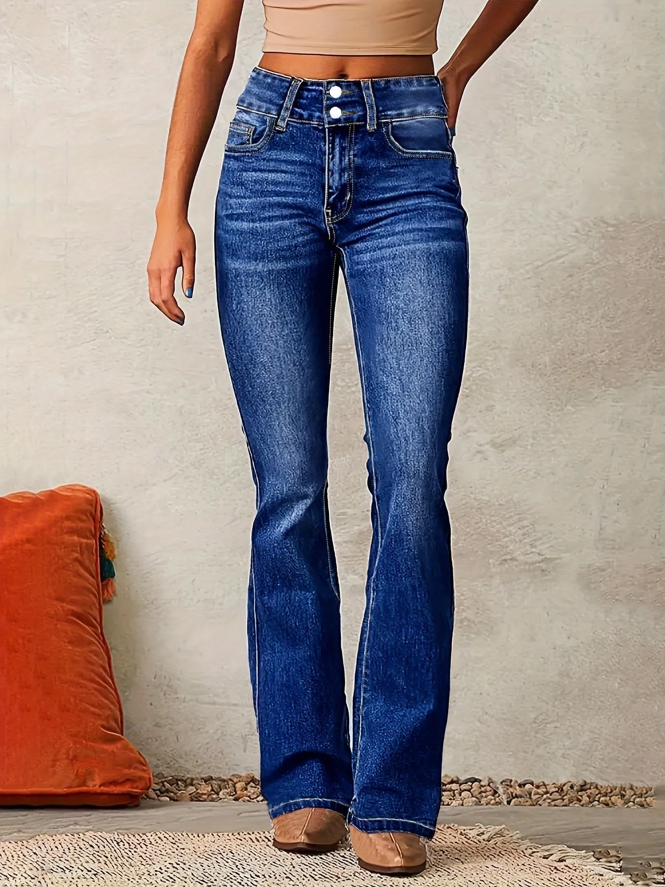 Aya – High-Waisted Flared Jeans