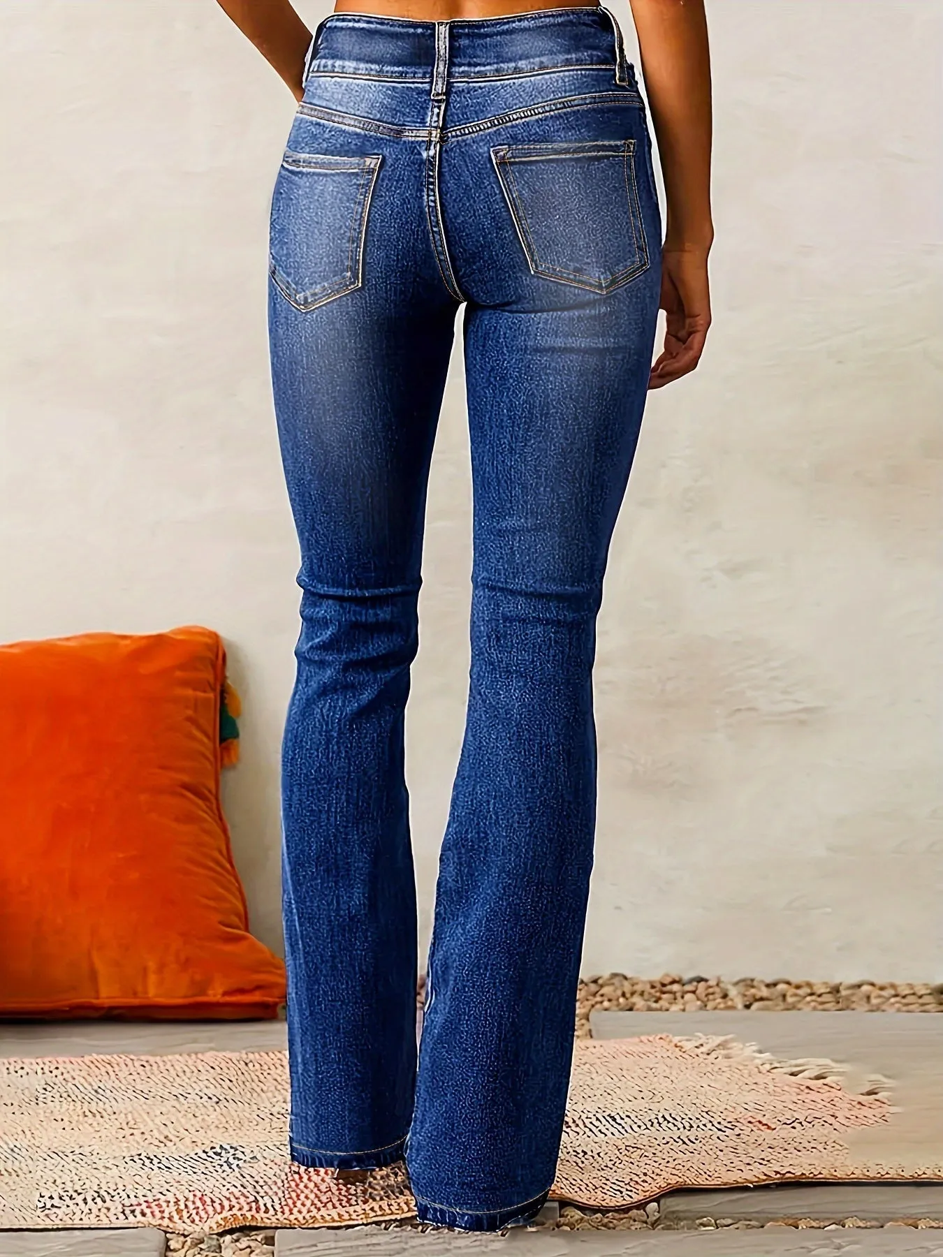 Aya – High-Waisted Flared Jeans