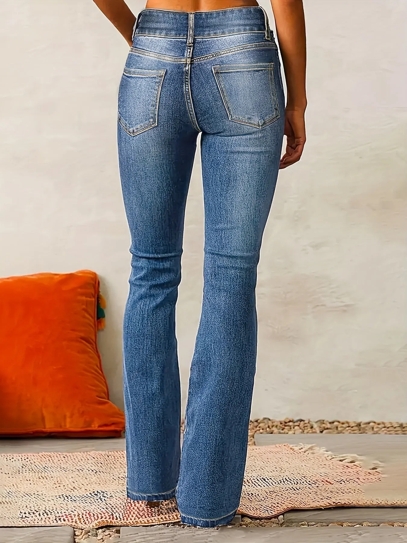 Aya – High-Waisted Flared Jeans