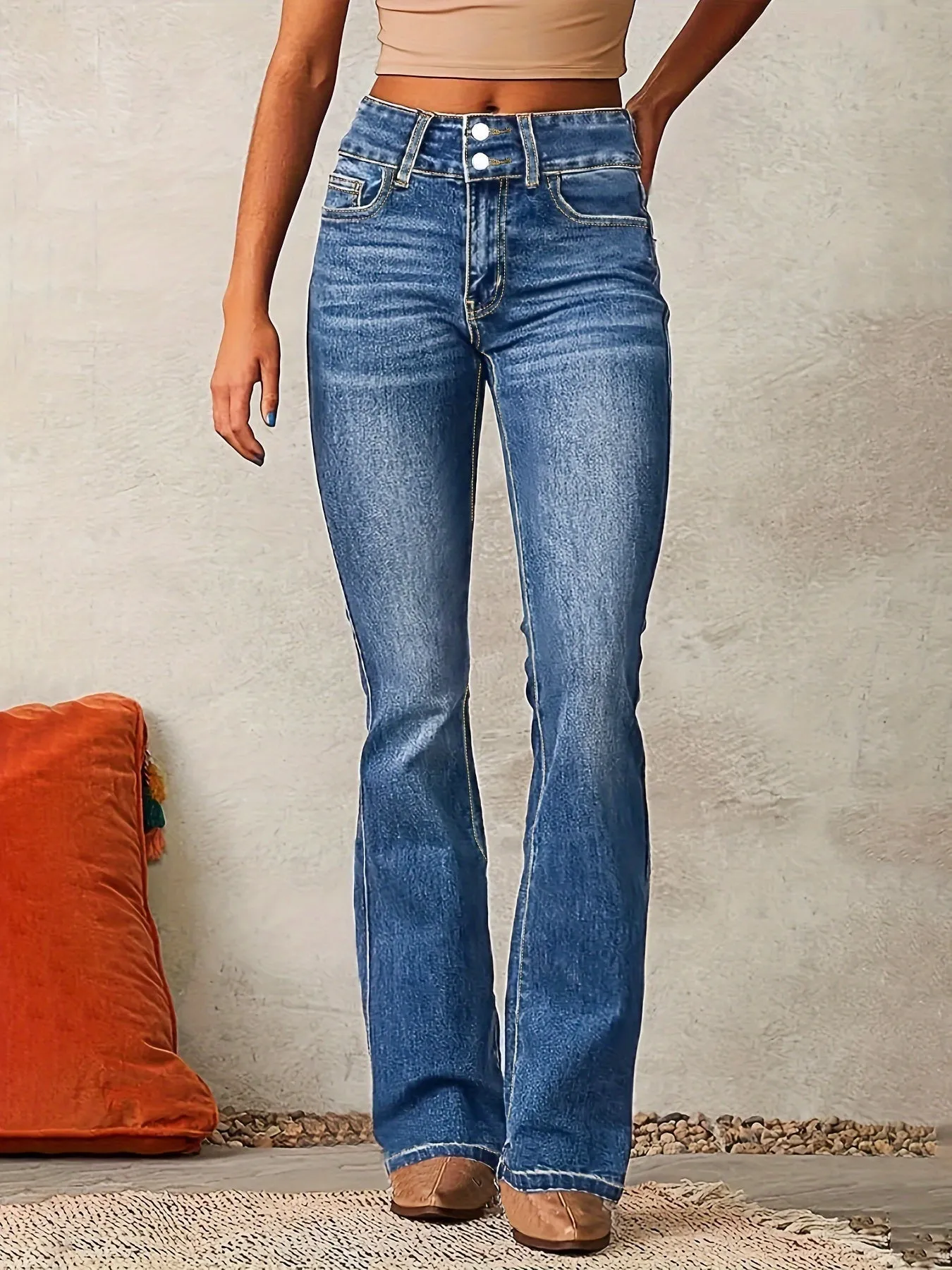 Aya – High-Waisted Flared Jeans