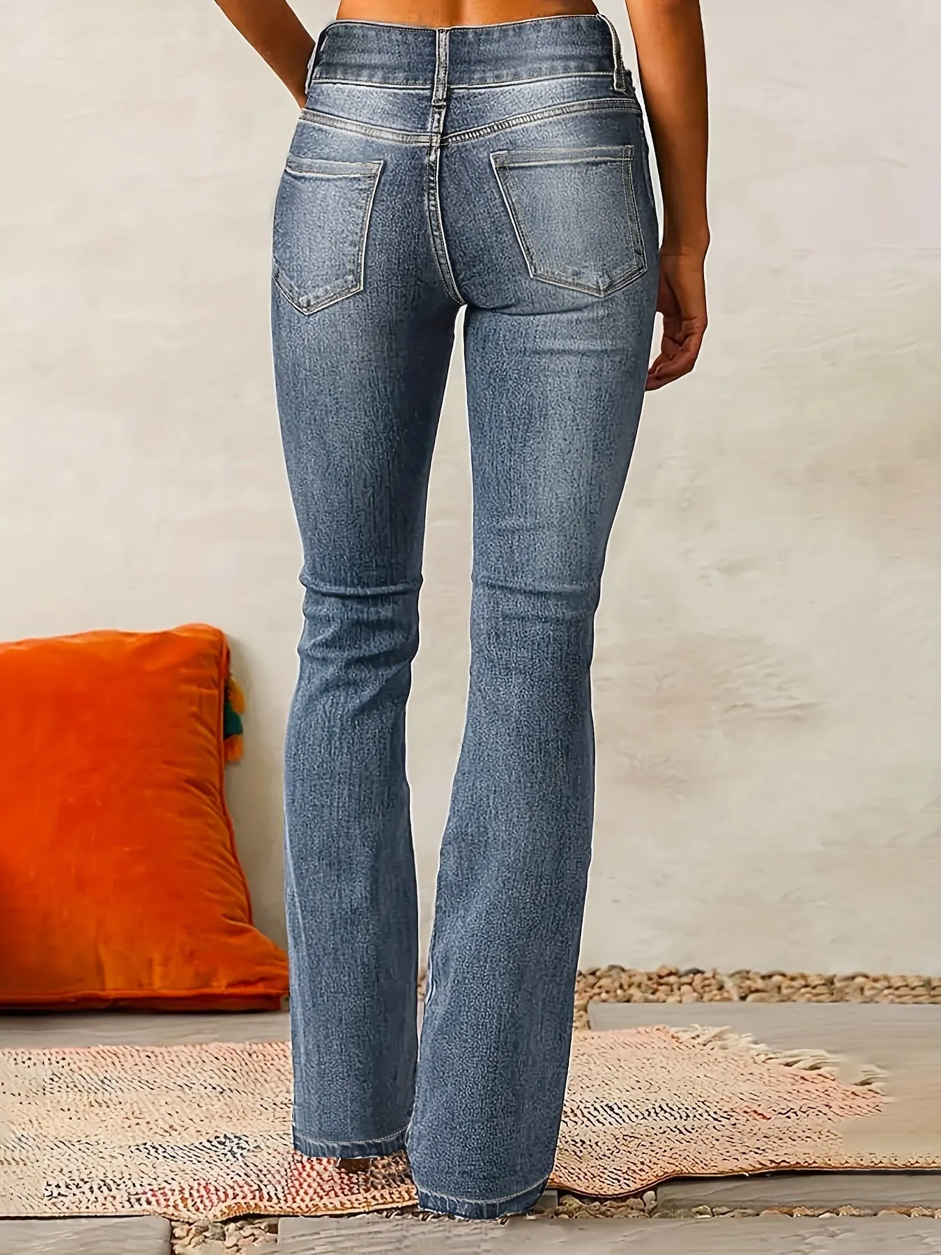 Aya – High-Waisted Flared Jeans