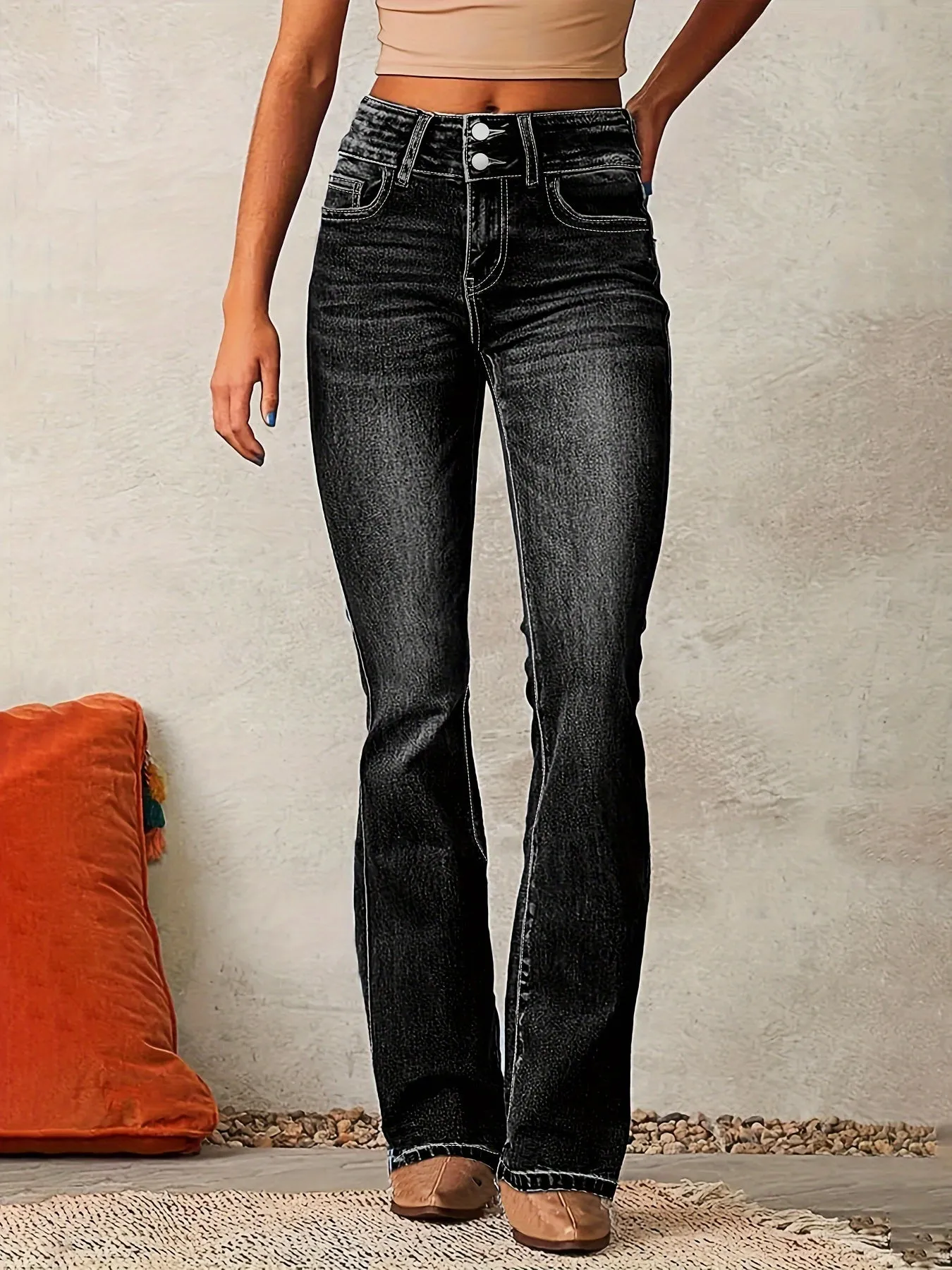 Aya – High-Waisted Flared Jeans