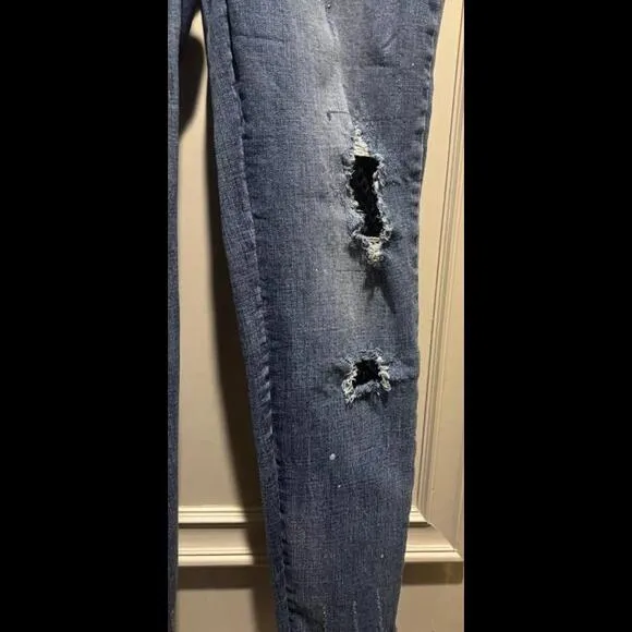 👖💙Boston Proper Sz 6 Sequined  Distressed  Skinny 98% Cotton 2 % Spandex Jeans