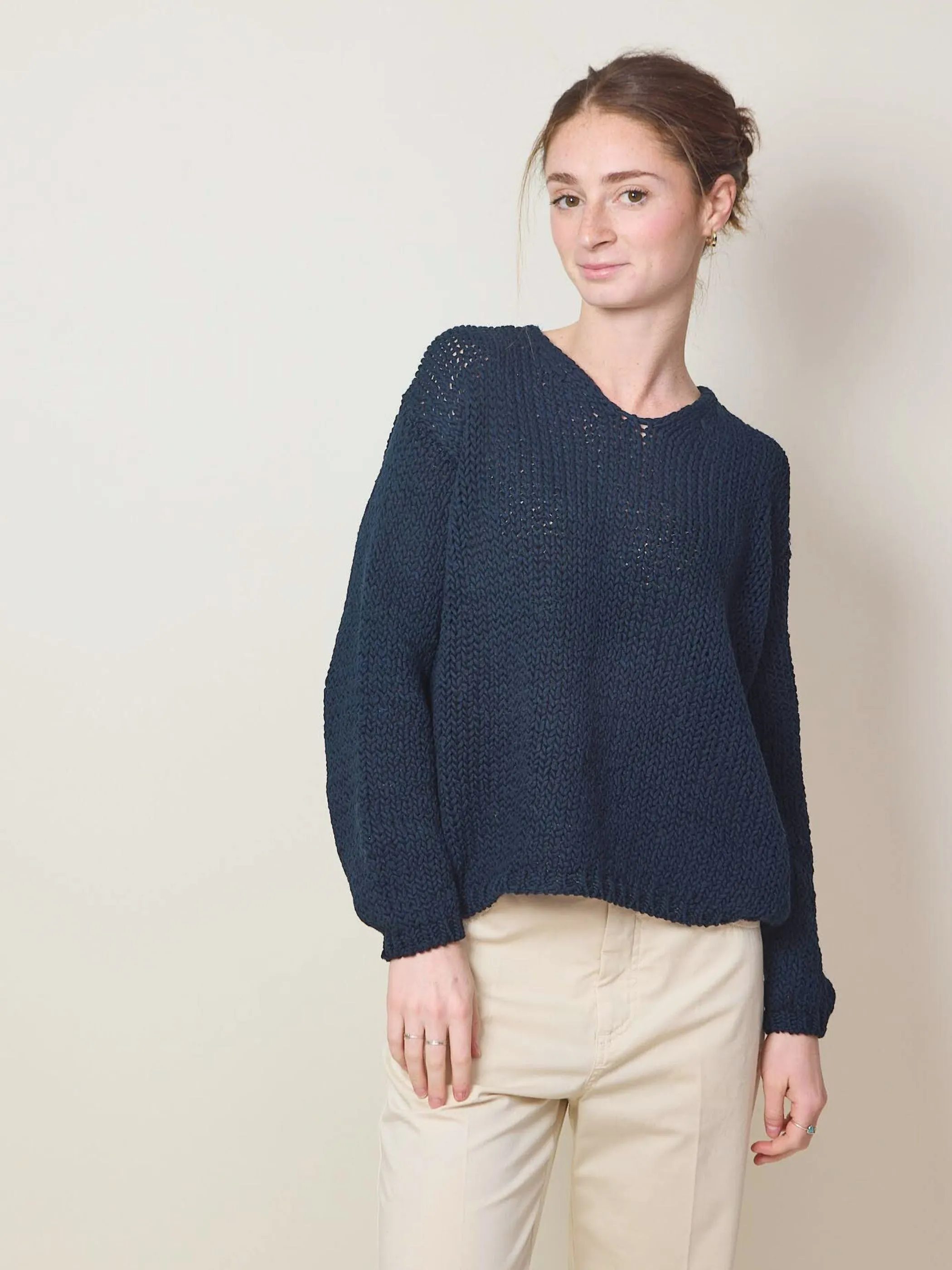 Cotton Stitch V-Neck, Navy