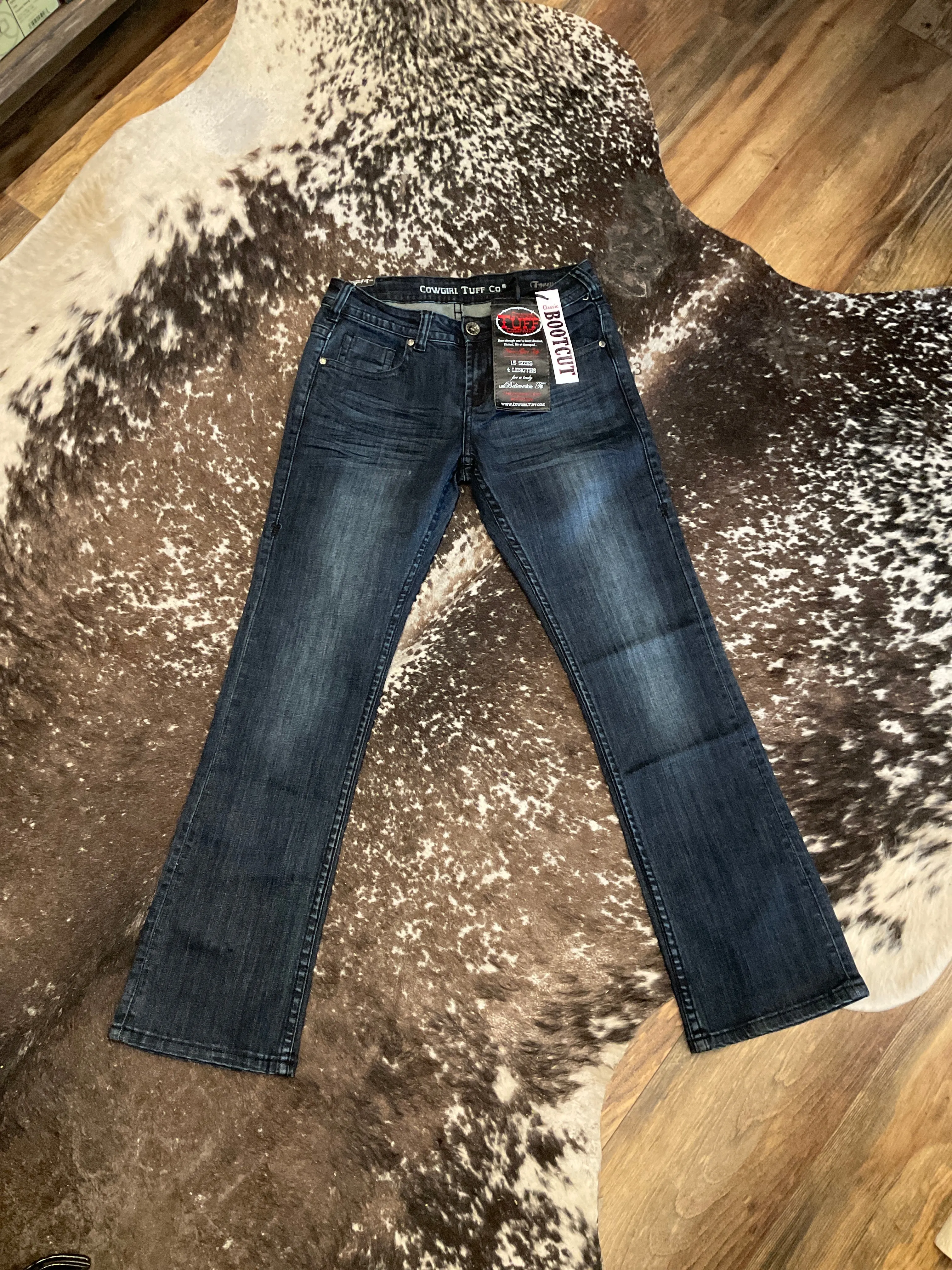 Cowgirl Tuff Jeans 28/Short Bootcut