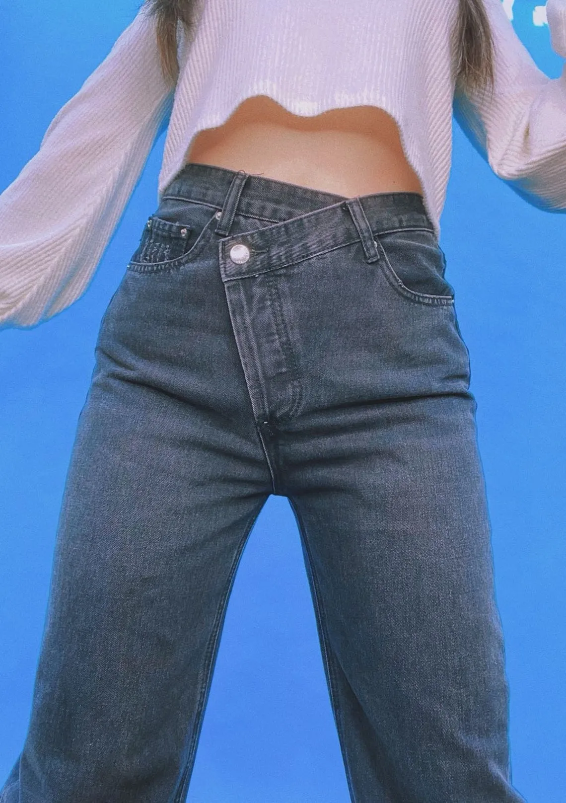 CRISS CROSS Front High-Waisted Mom Jeans - BLACK