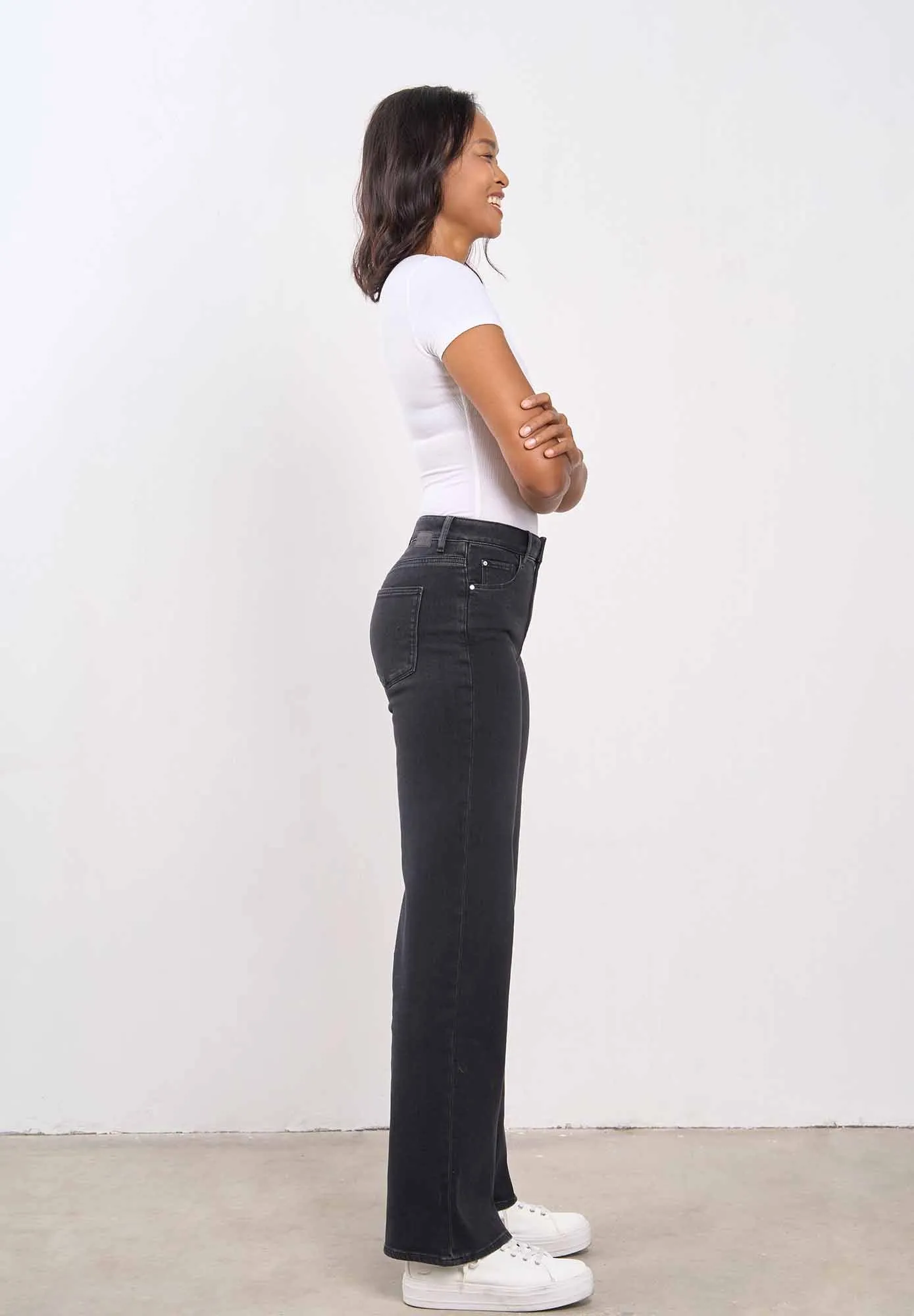 DAWN Dew Flared Classic black denim