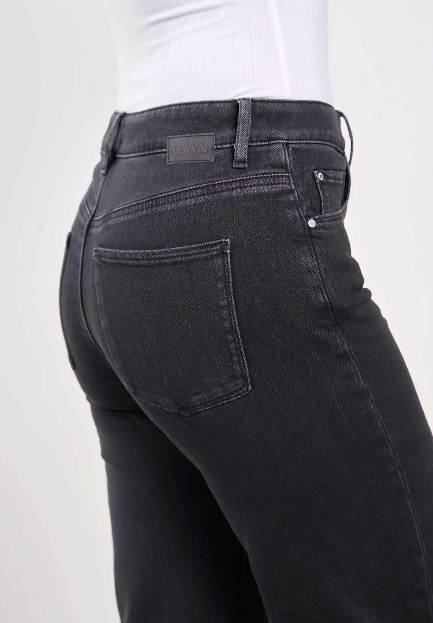 DAWN Dew Flared Classic black denim