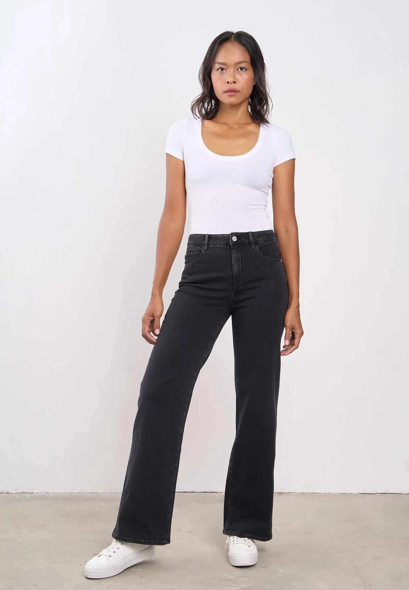 DAWN Dew Flared Classic black denim