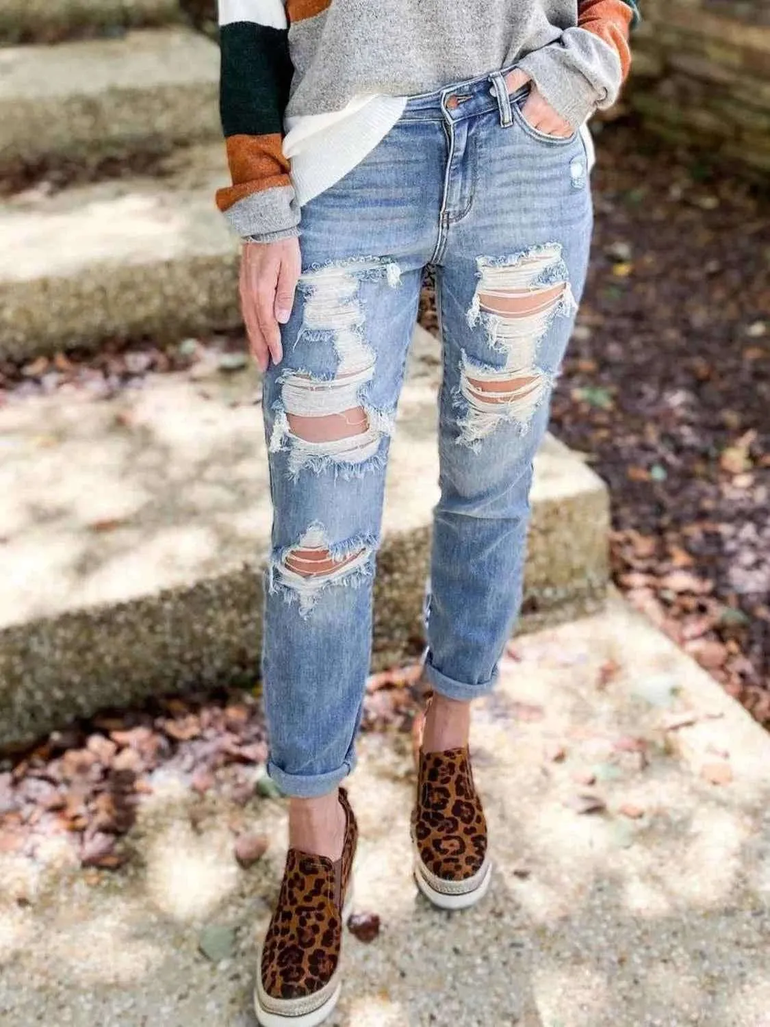 Distressed Skinny Jeans for Effortless Style and Comfort