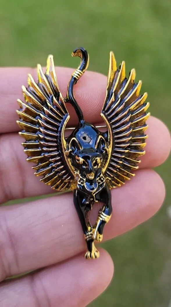 Flying cat angel egypt god gold or silver plated brooch celebrity broach pin k26