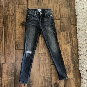 Frame Denim Women’s Distressed Black Le High Skinny Jeans size 28