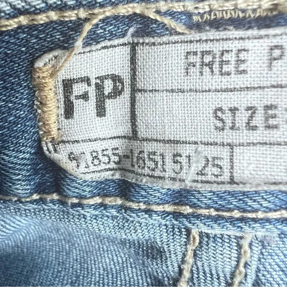 Free people denim Jeans 25 straight distressed