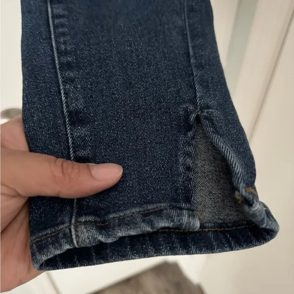 Good American High Waisted Good Legs Twisted Slit Jeans in Indigo size 4/27