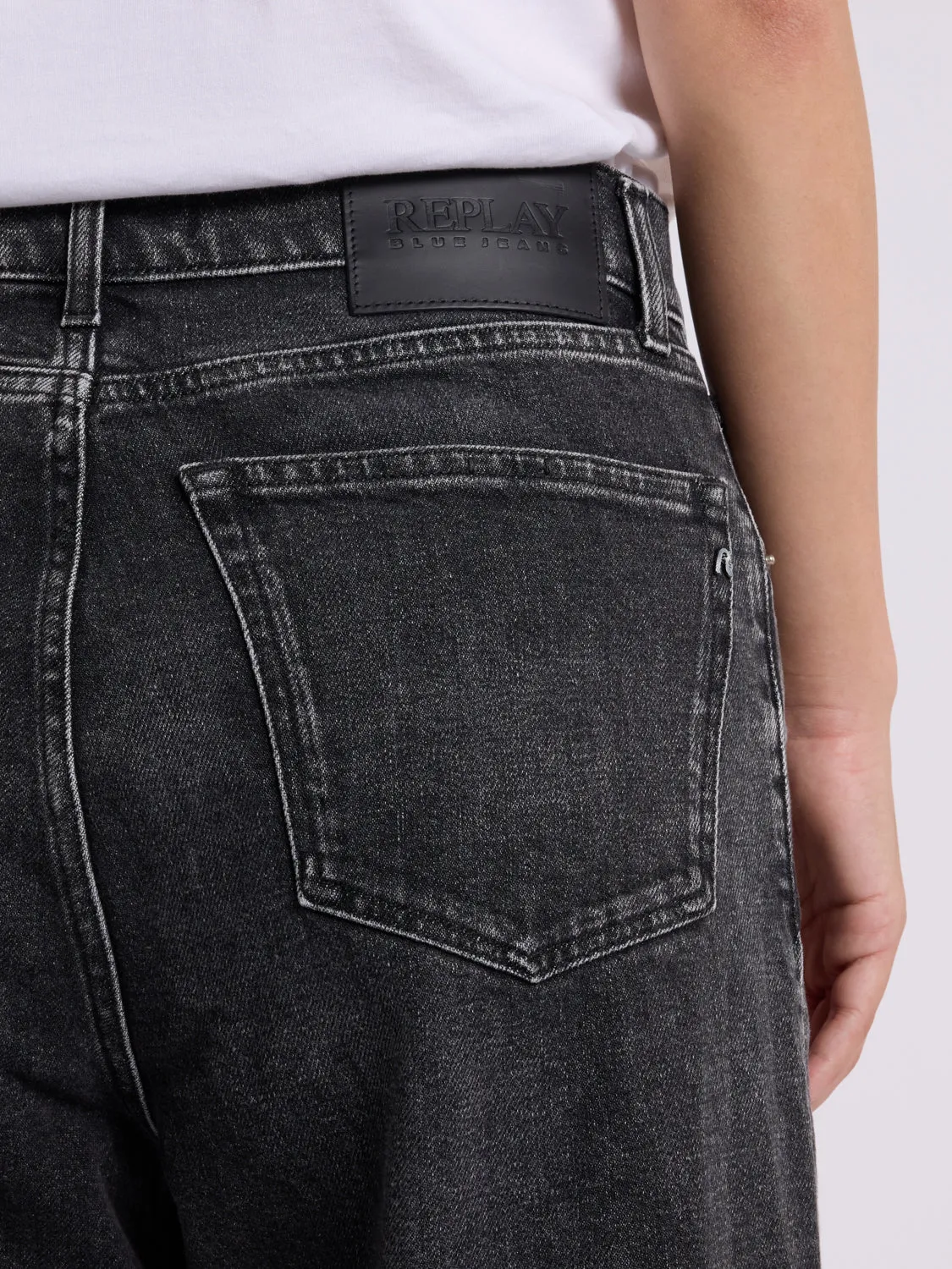 Jaylie High Waisted Jeans
