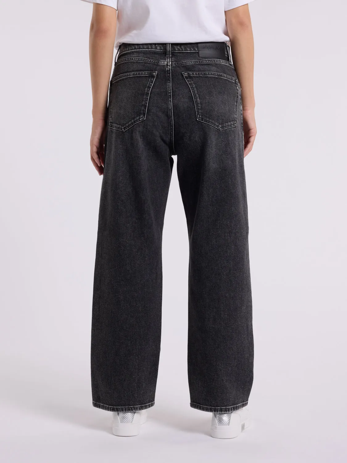 Jaylie High Waisted Jeans