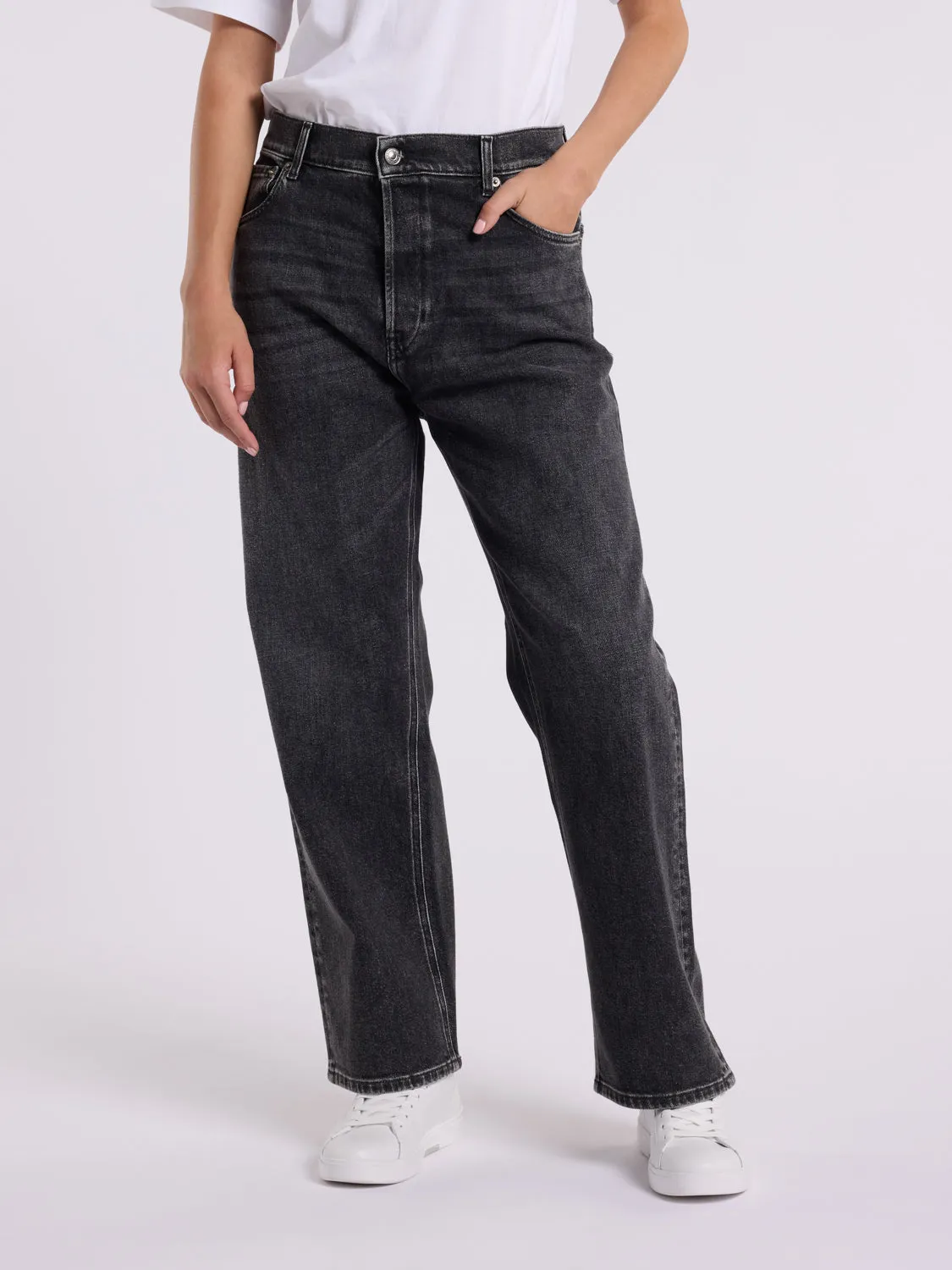Jaylie High Waisted Jeans
