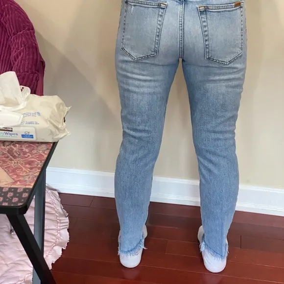 Joe’s jeans the Charlie high rise skinny ankle jeans