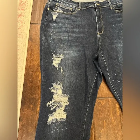 Judy Blue Boyfriend Fit Dark Wash Distressed Jeans Size 24W