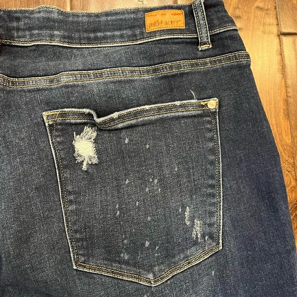 Judy Blue Boyfriend Fit Dark Wash Distressed Jeans Size 24W