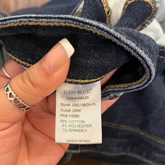Judy Blue Boyfriend Fit Dark Wash Distressed Jeans Size 24W