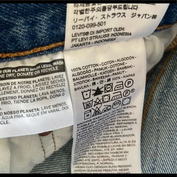 Levi’s 501 distressed jeans shorts NWT 25