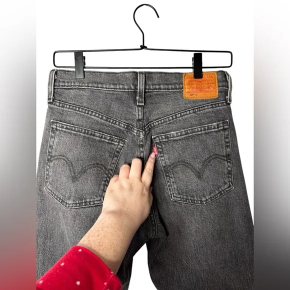 Levi’s 501 Skinny in Coal Black size 26