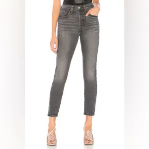 Levi’s 501 Skinny in Coal Black size 26