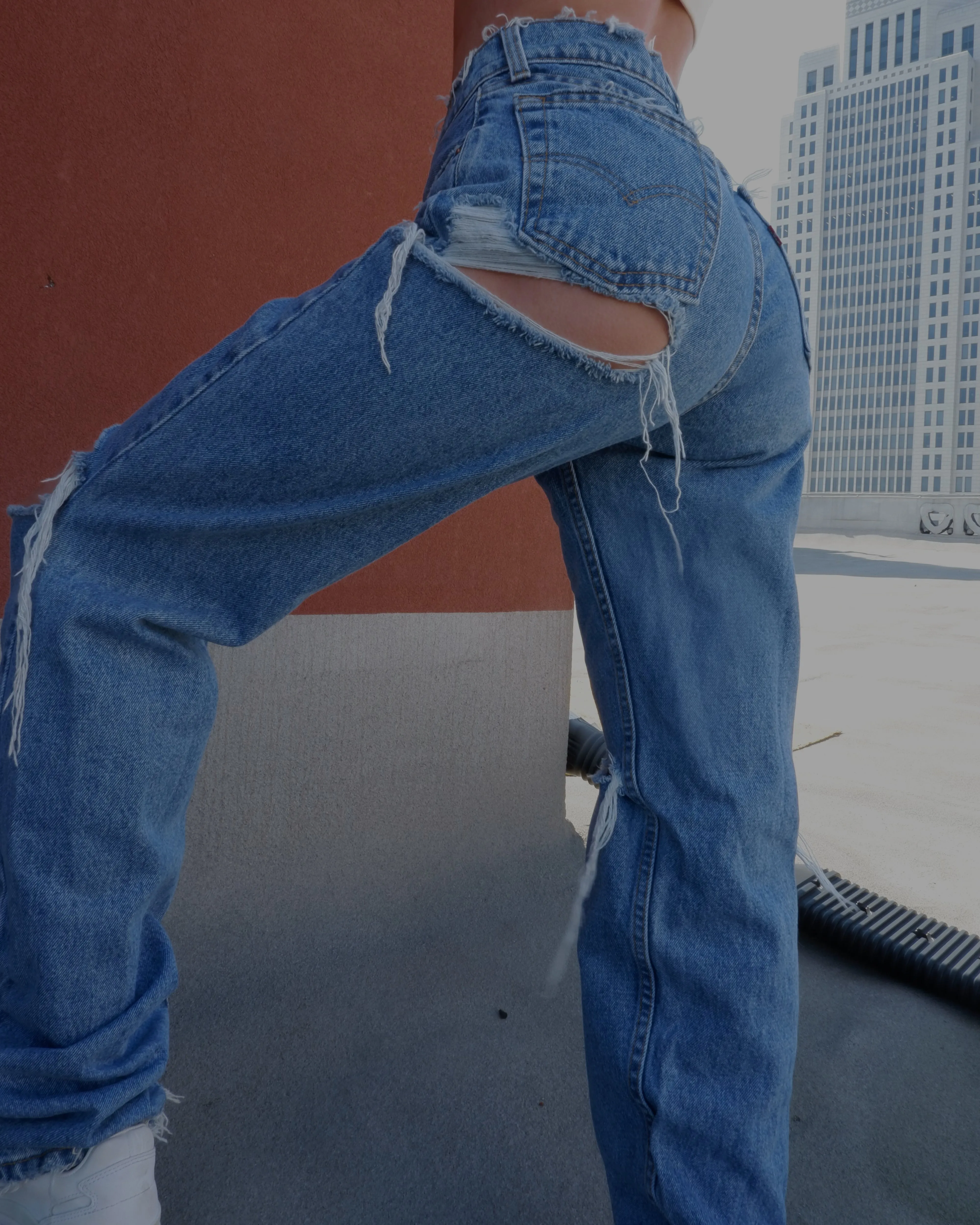 Levi’s 560 (size 4)
