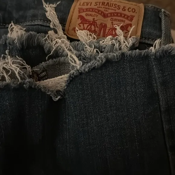 Levi’s High Rise Straight Crop
