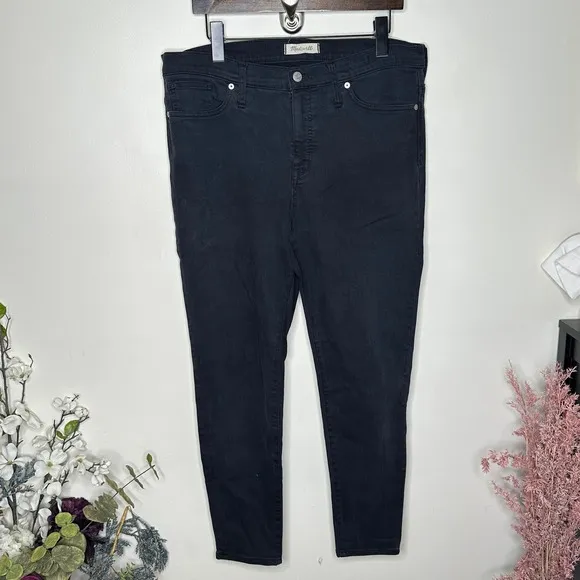 MADEWELL 9&quot; Mid-Rise Skinny Jeans in Lunar Wash: TENCEL Denim Edition {NN4}