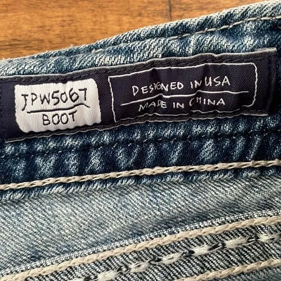 MISS Me Cut Off Jeans Size 29
