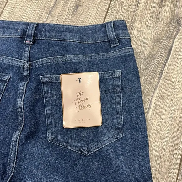 NEW • Ted Baker • The Classic Skinny Jeans Raw Hem Magolo Mid Blue 28 Women’s