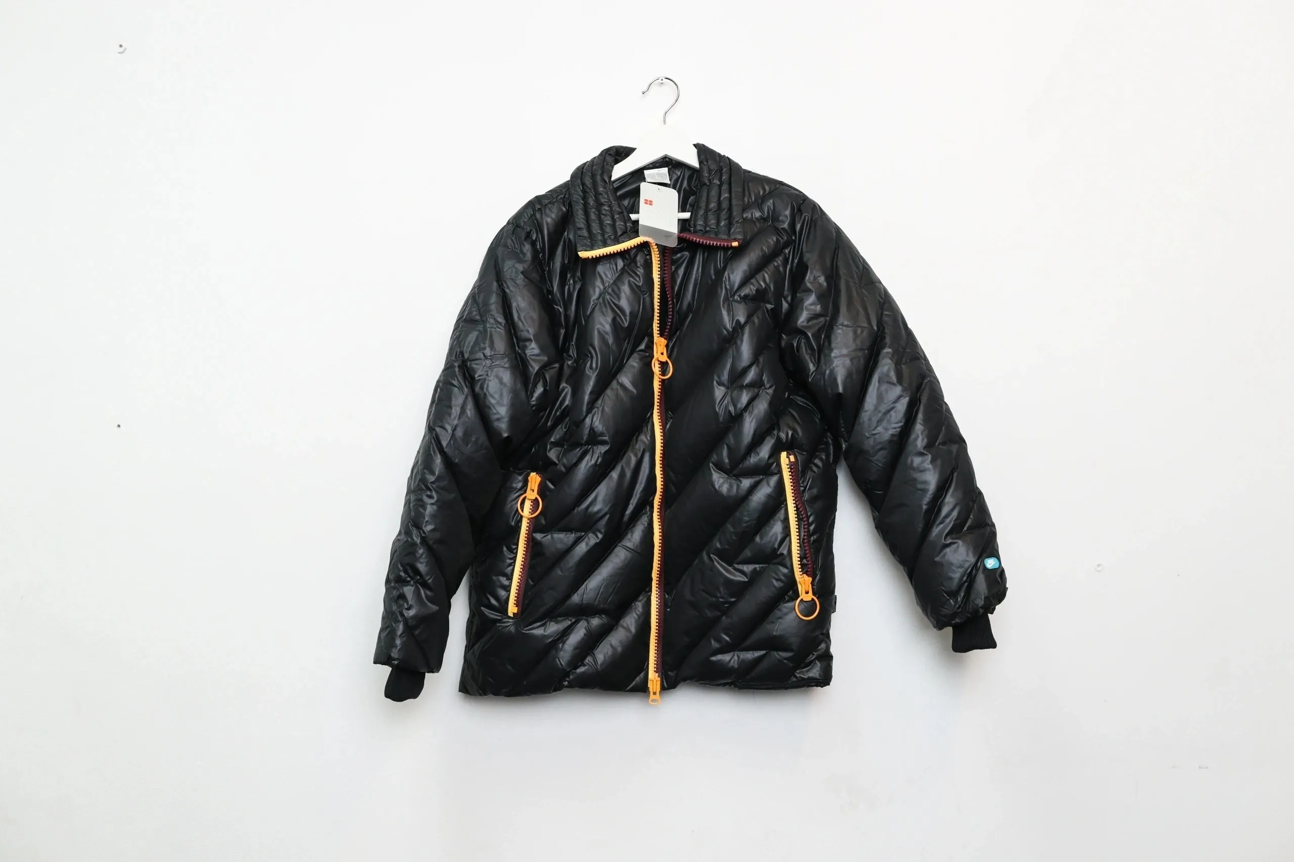 Nike Puffer Jacket Black/Orange Medium