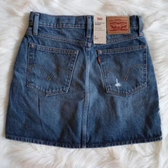 NWT Levis Deconstructed Dark Blue Wash High Rise Mini Skirt Size 25