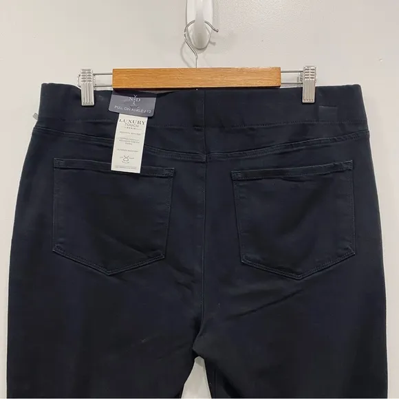 NYDJ NWT Alina Black Denim Pull On Ankle Comfort Jeans Slimming Lift Stretch