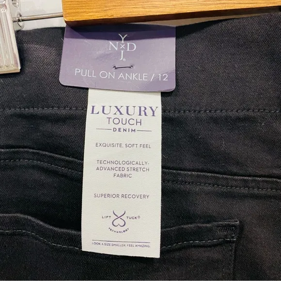 NYDJ NWT Alina Black Denim Pull On Ankle Comfort Jeans Slimming Lift Stretch