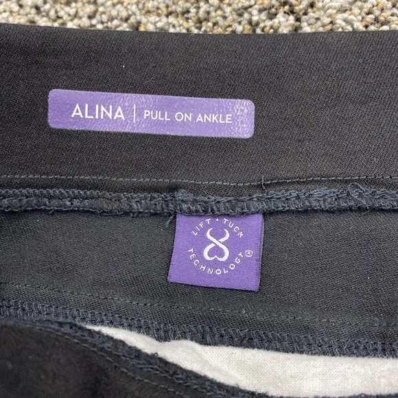 NYDJ NWT Alina Black Denim Pull On Ankle Comfort Jeans Slimming Lift Stretch