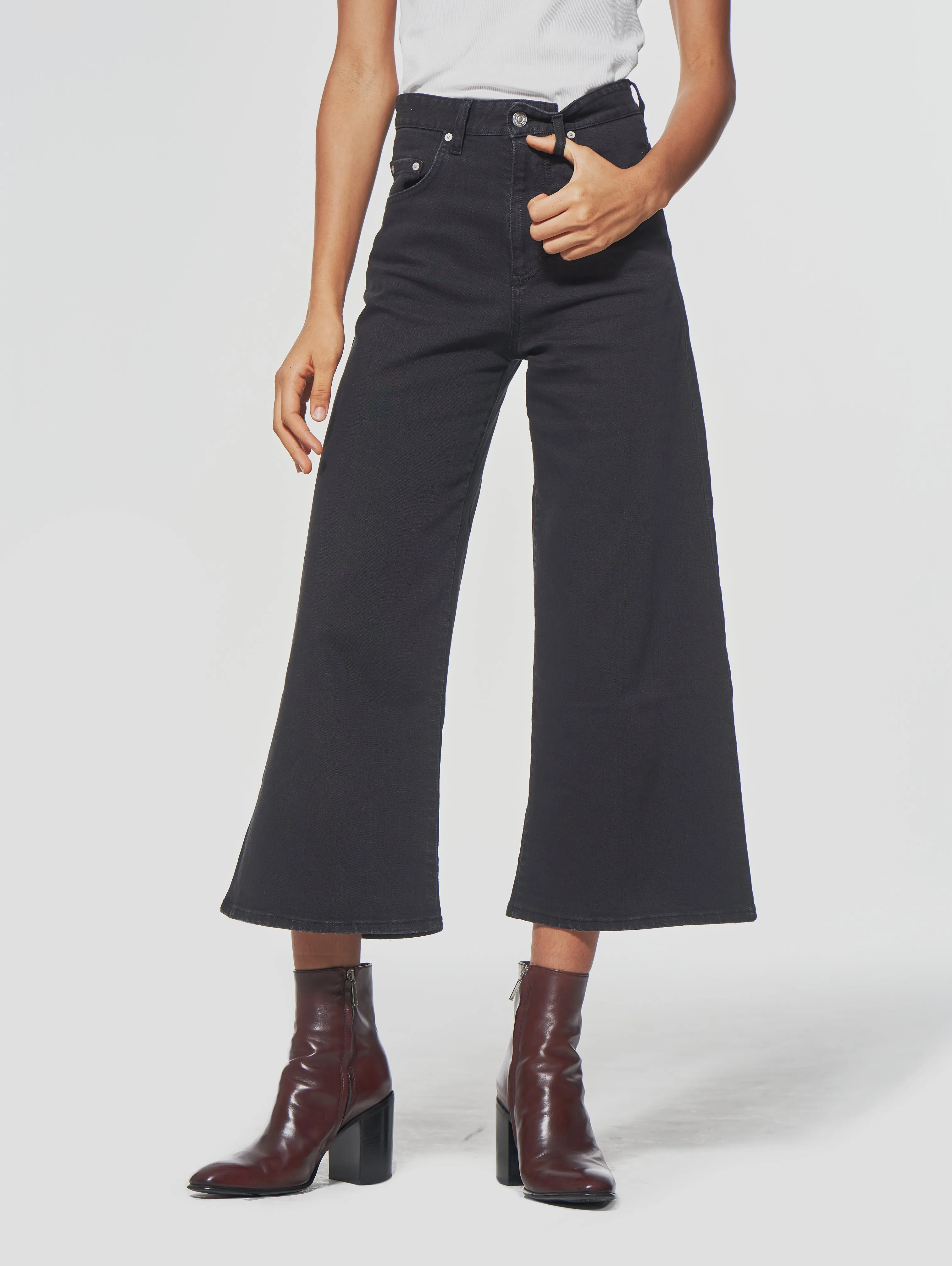 PATTI WIDE FLARED JEANS IN BLACK - Woman
