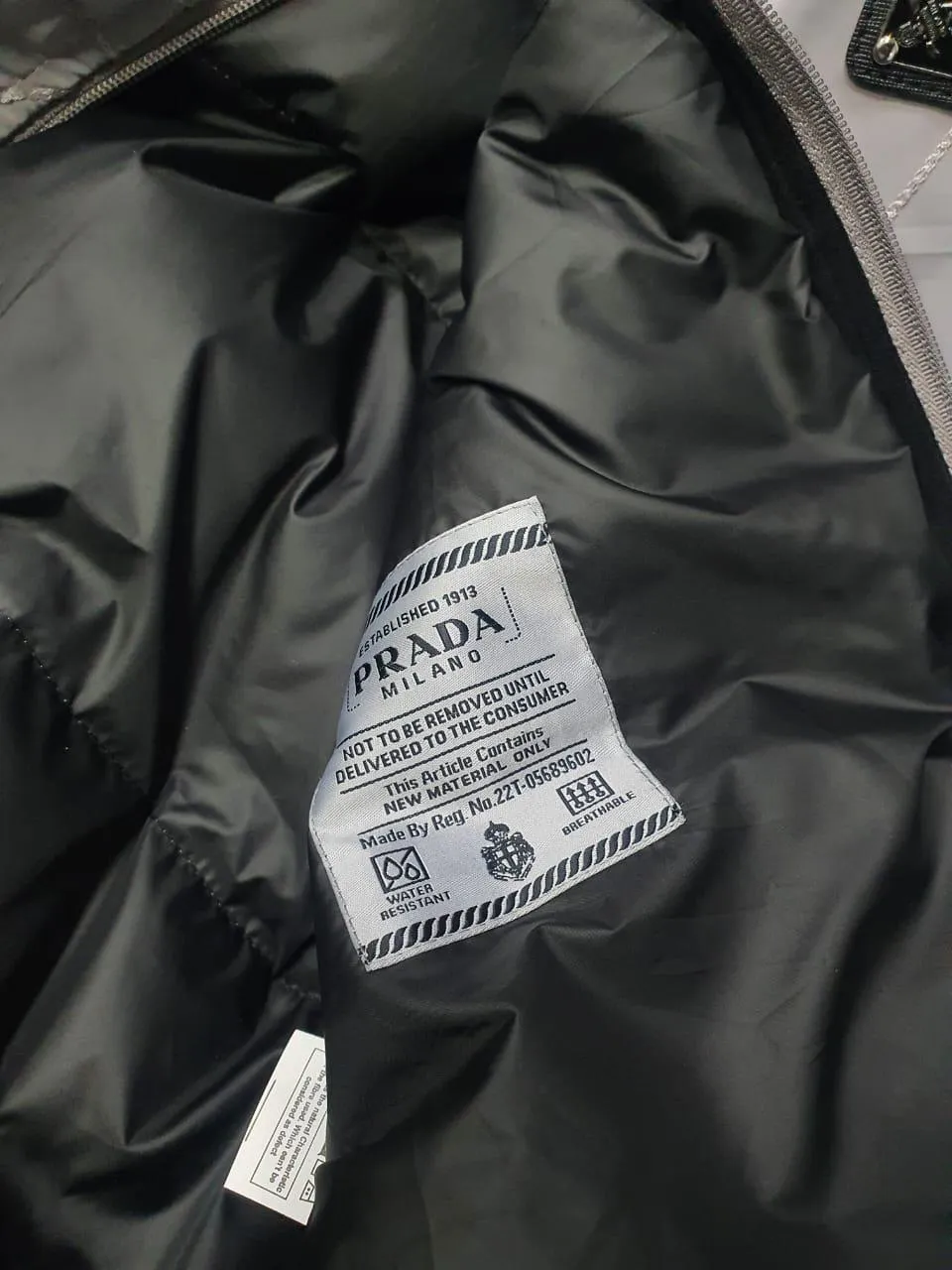 PRADA || High End Quality Puffer Jackets For Ladies
